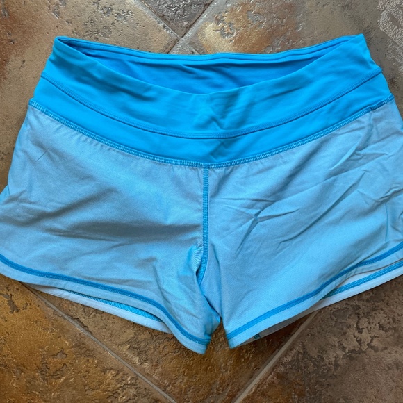 LULULEMON GROOVY RUNNING SHORT SZ 6 BEACH BLANKET BLUE - Picture 1 of 3